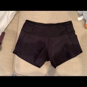 Lululemon run times short